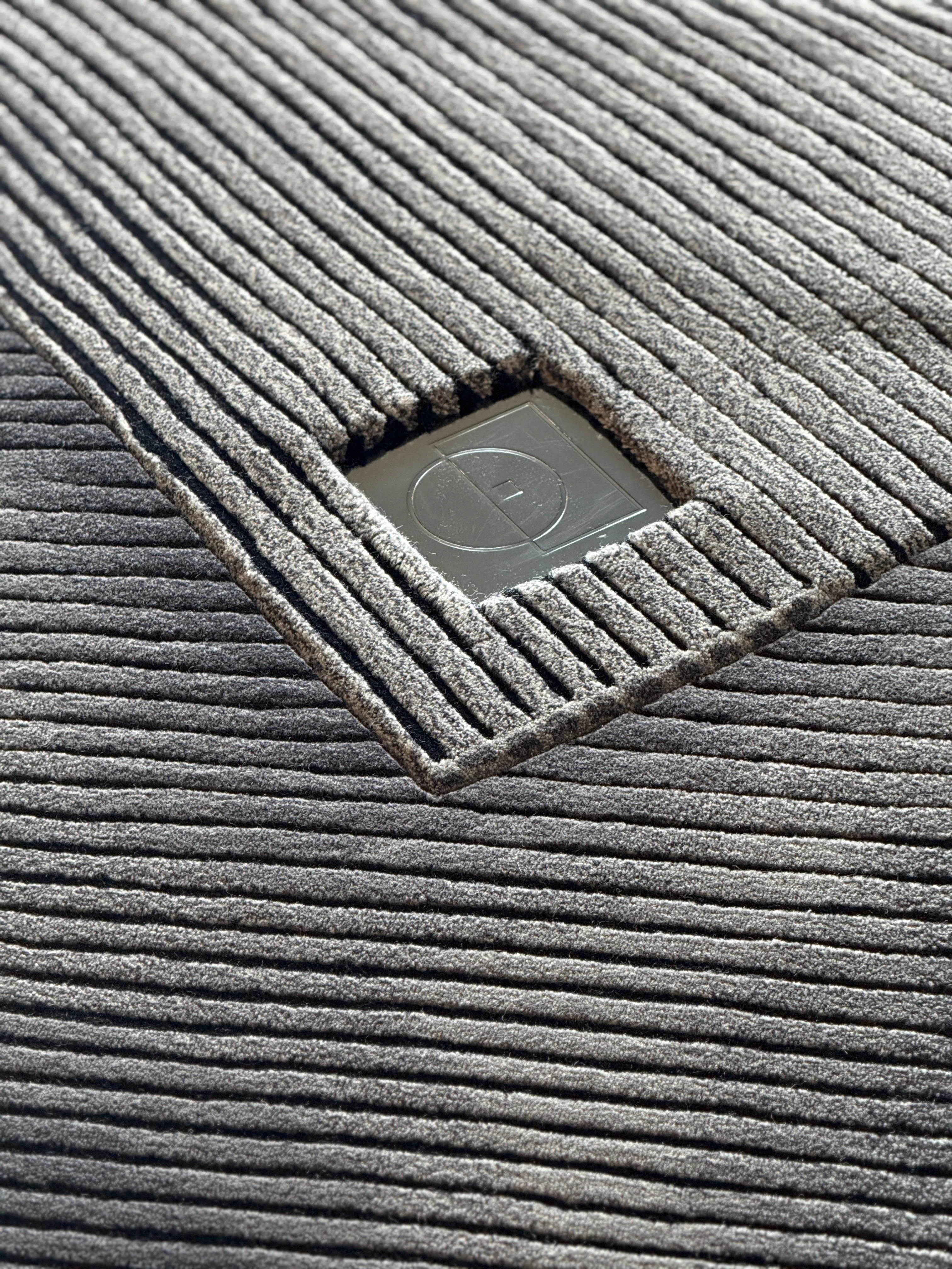 Pleats (Carbon) - Image 9